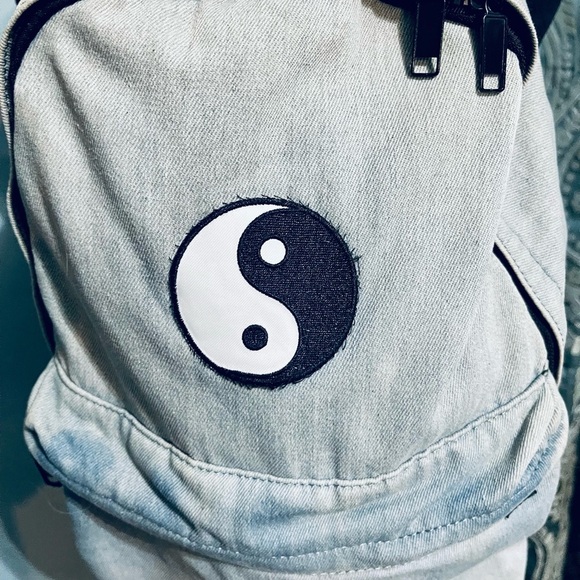 Urban Outfitters Yin & Yang Backpack Light Washed Distressed Denim Zip Unisex - Picture 2 of 16